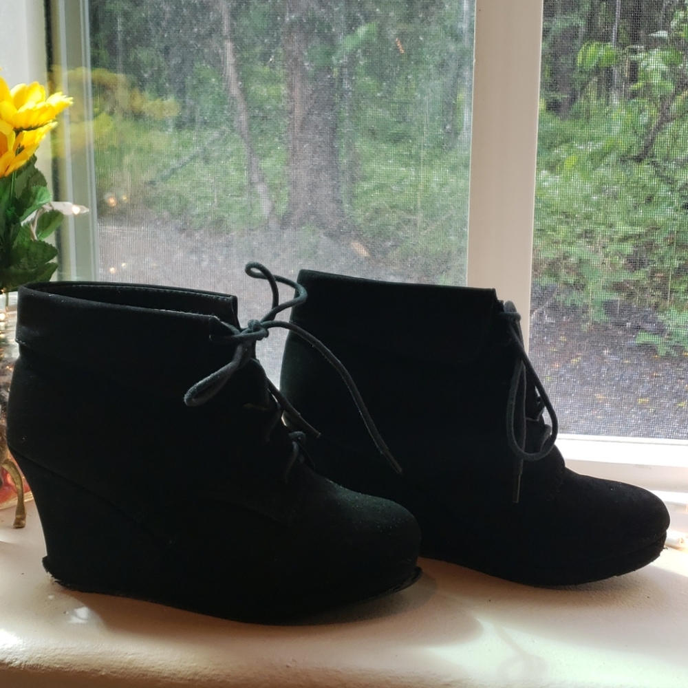 Top Moda black wedge booties - Picture 2 of 4